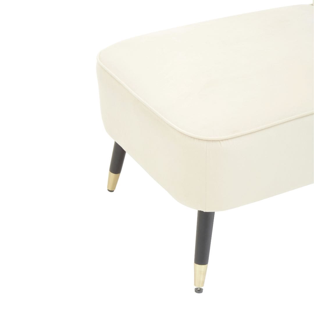 Classic Cream Velvet Chaise Lounge - Stylish Seating for Home Decor