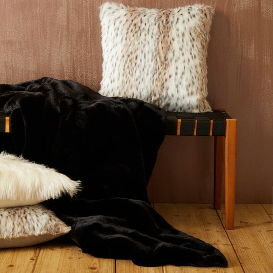 Chic Black Faux Fur Throw