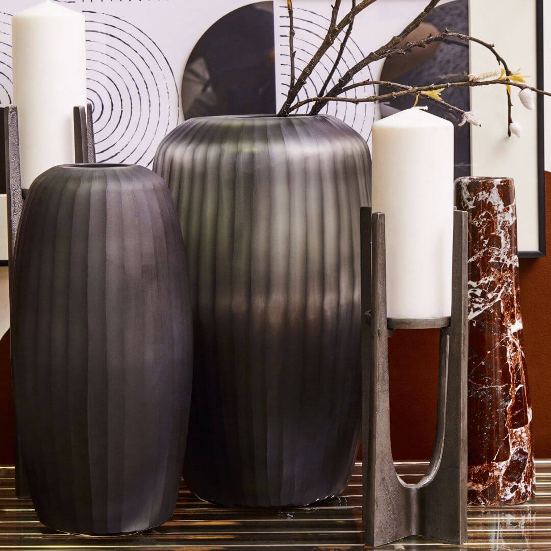 Elegant Ombre Black Ribbed Glass Vase for Modern Decor